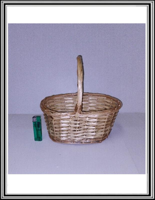 Prútený košík svetlý 24x18 a v - 24 cm